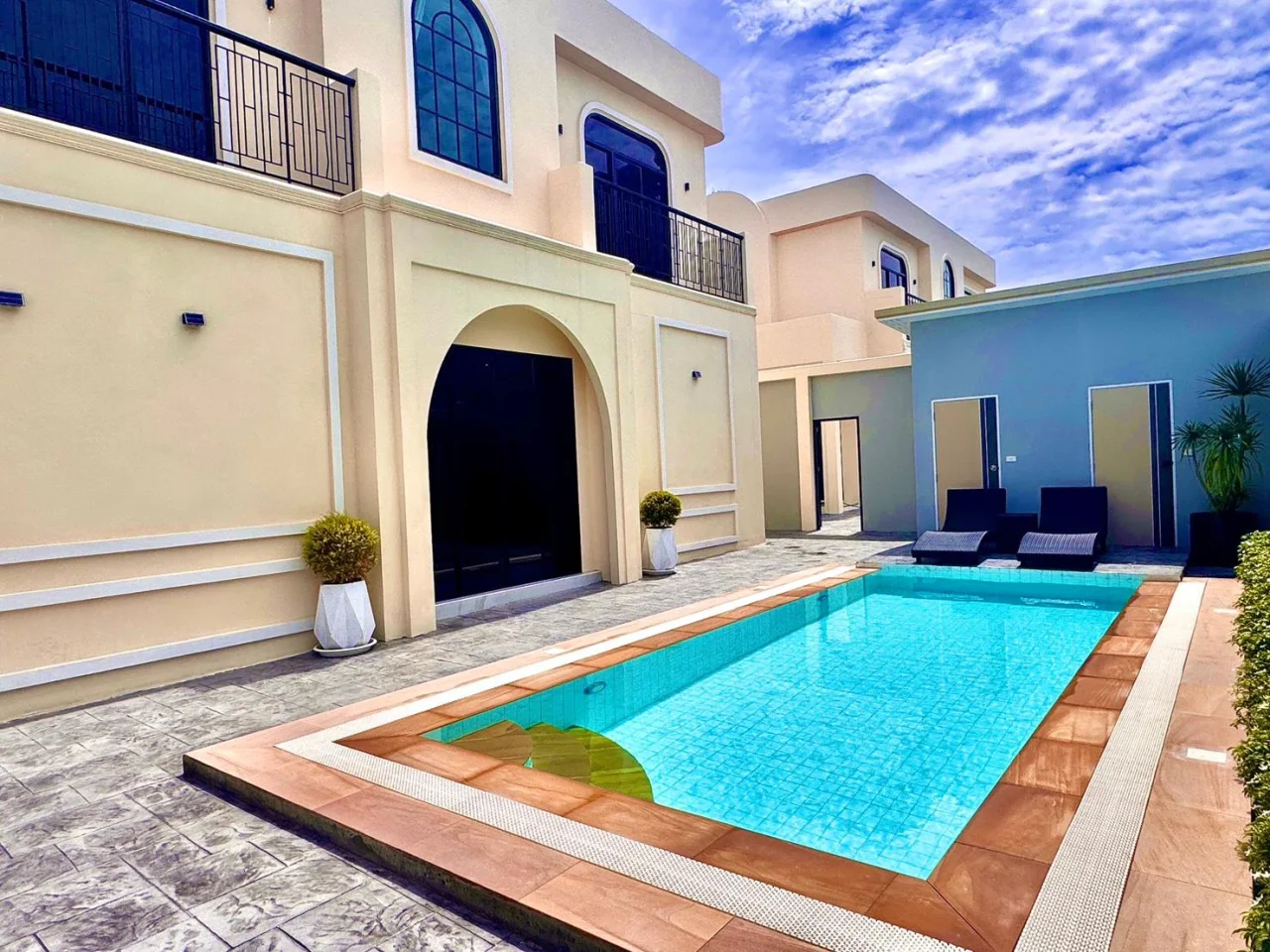 FLEX Pool Villa Pattaya cover image